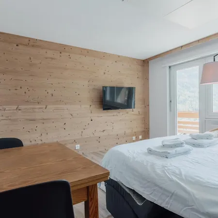 Avec Vue Majestueuse Sur Les Montagnes * ロイカーバード